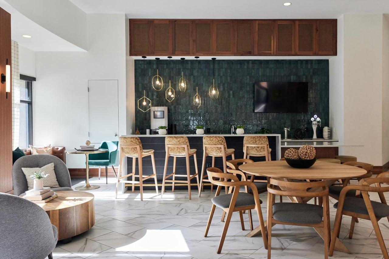 Sentral Old Town Aparthotel Скотсдейл Екстериор снимка